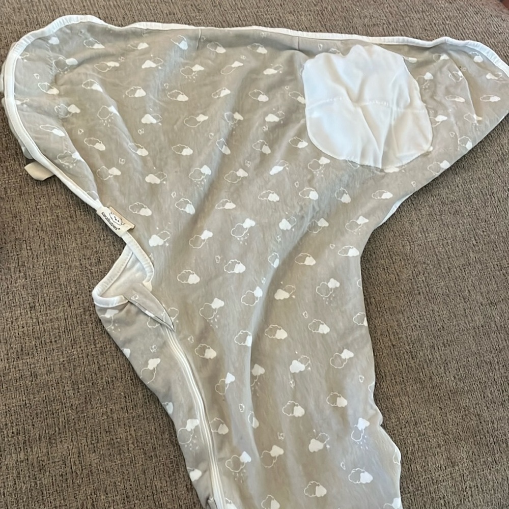 Keababies Soothe Swaddle Wrap OS (0-3M) Gray with Clouds
